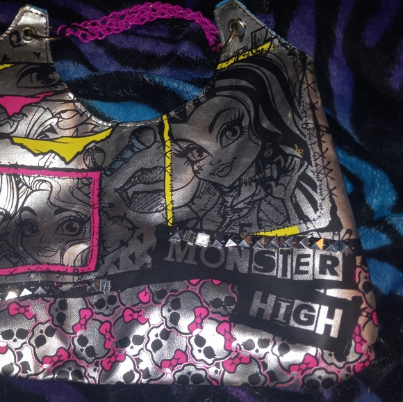 LAST CHANCE SALE ONLY $8 Metallic Monster High Purse w/Rhinestones blk & pink - Picture 7 of 10